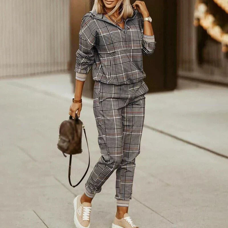 Women’s Casual Zip-Up Tracksuit Set with Statement Print